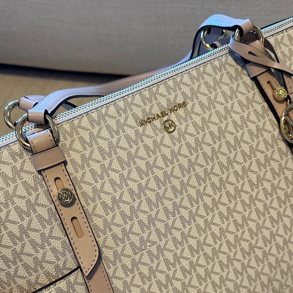 Michael Kors Logo Tote - Picture 2 of 5